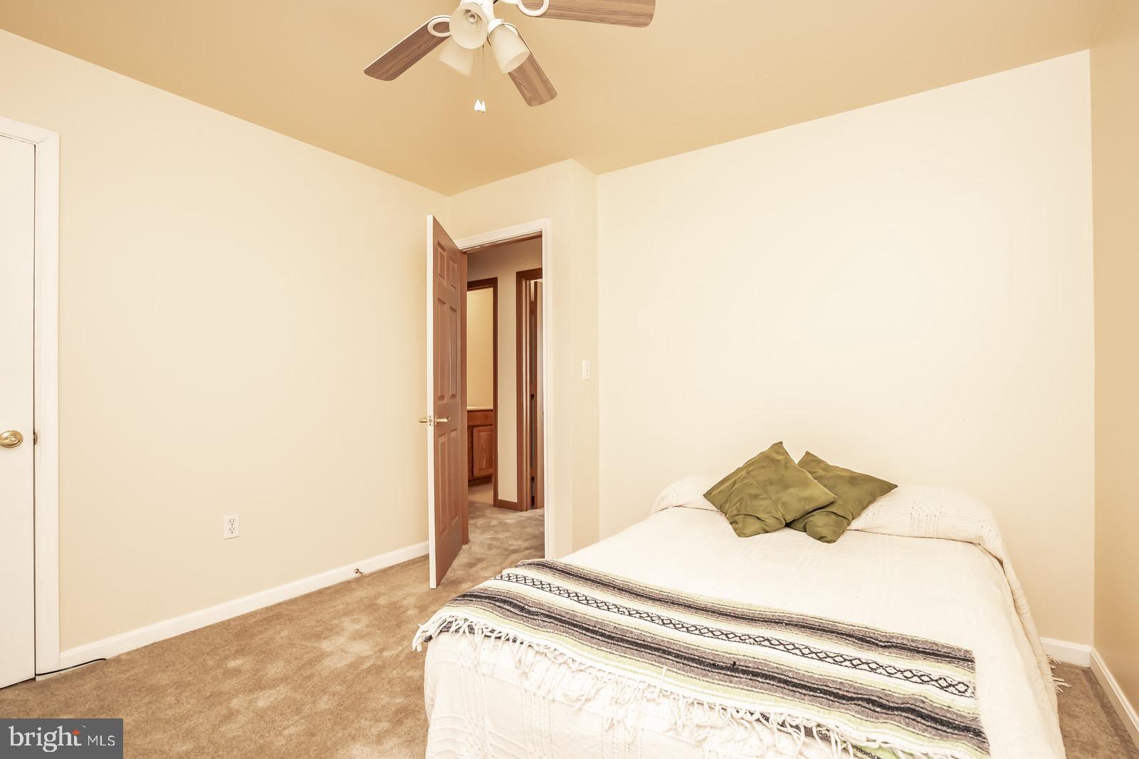 LAKE CAROLINE - Residential