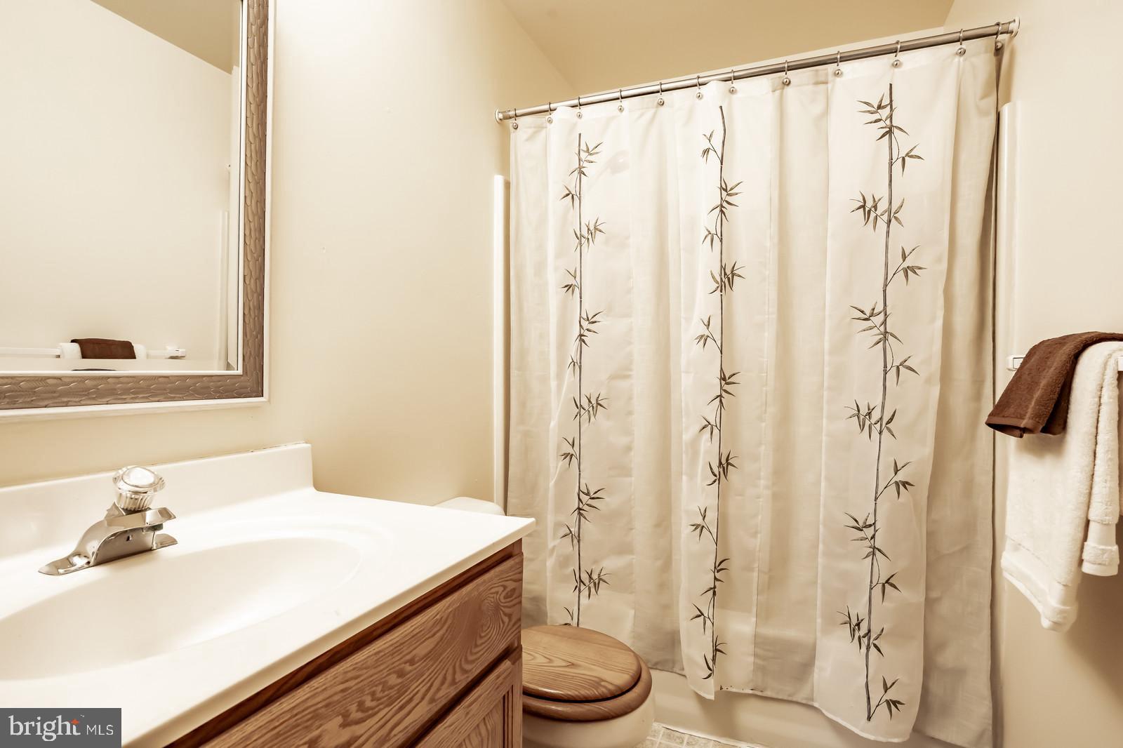 LAKE CAROLINE - Residential