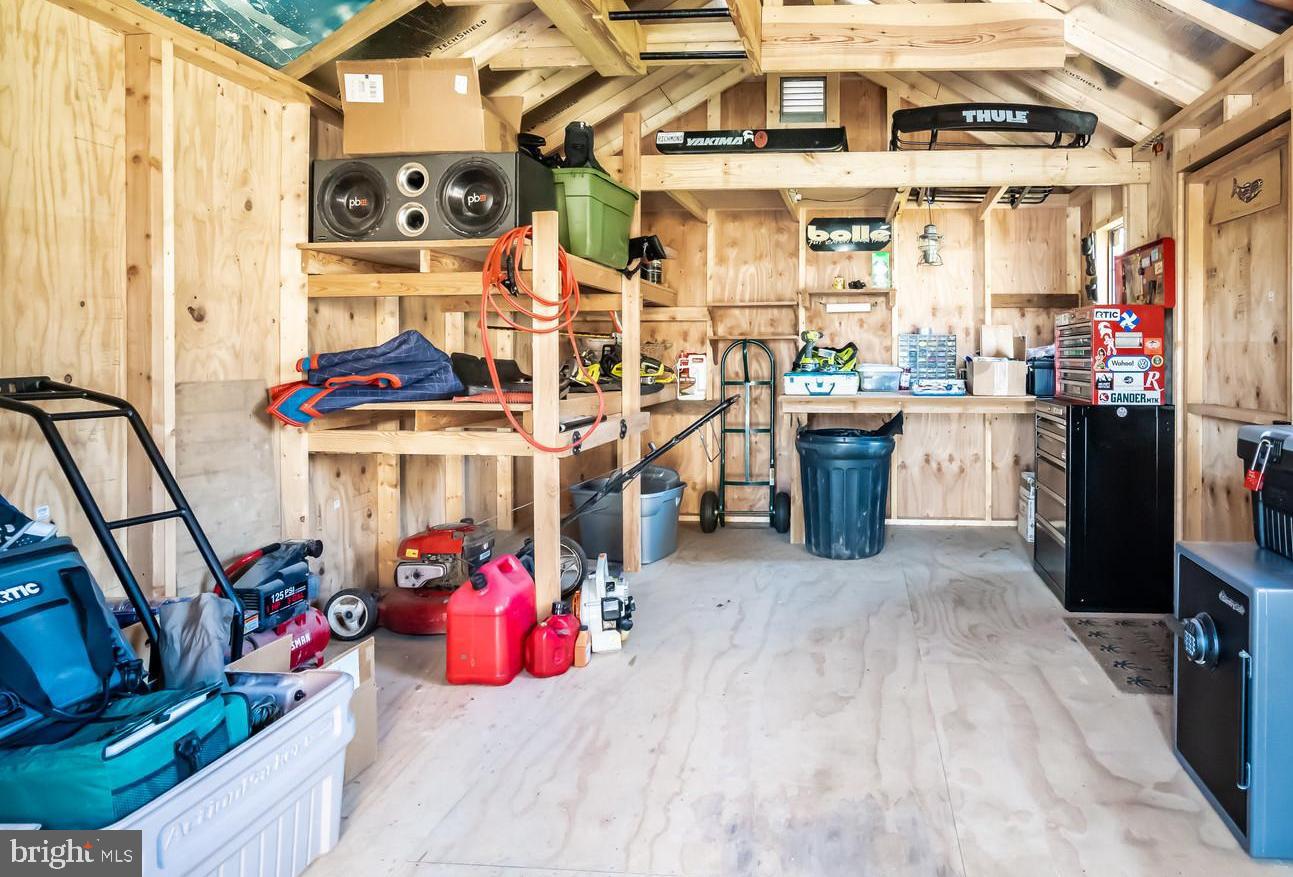 LAKE CAROLINE - Residential