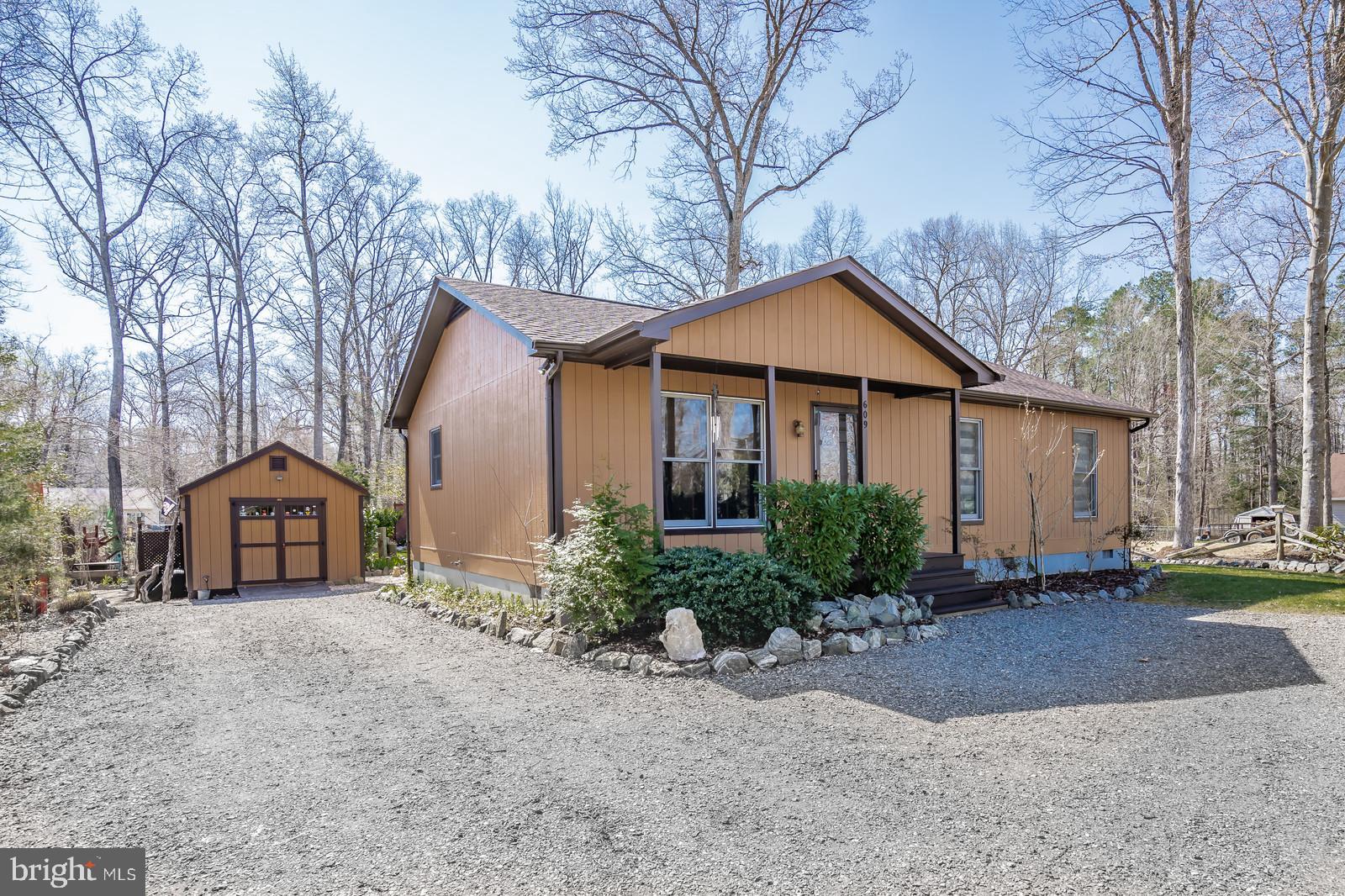 LAKE CAROLINE - Residential