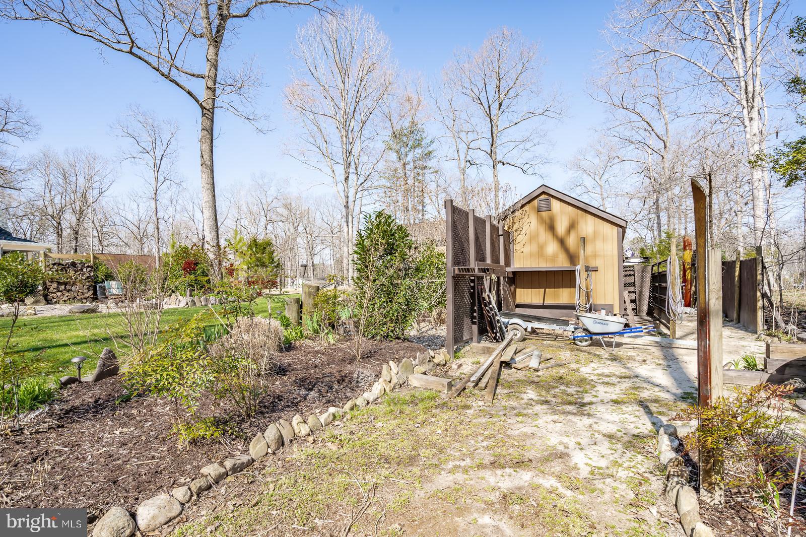 LAKE CAROLINE - Residential