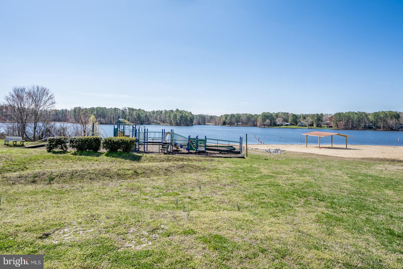 LAKE CAROLINE - Residential