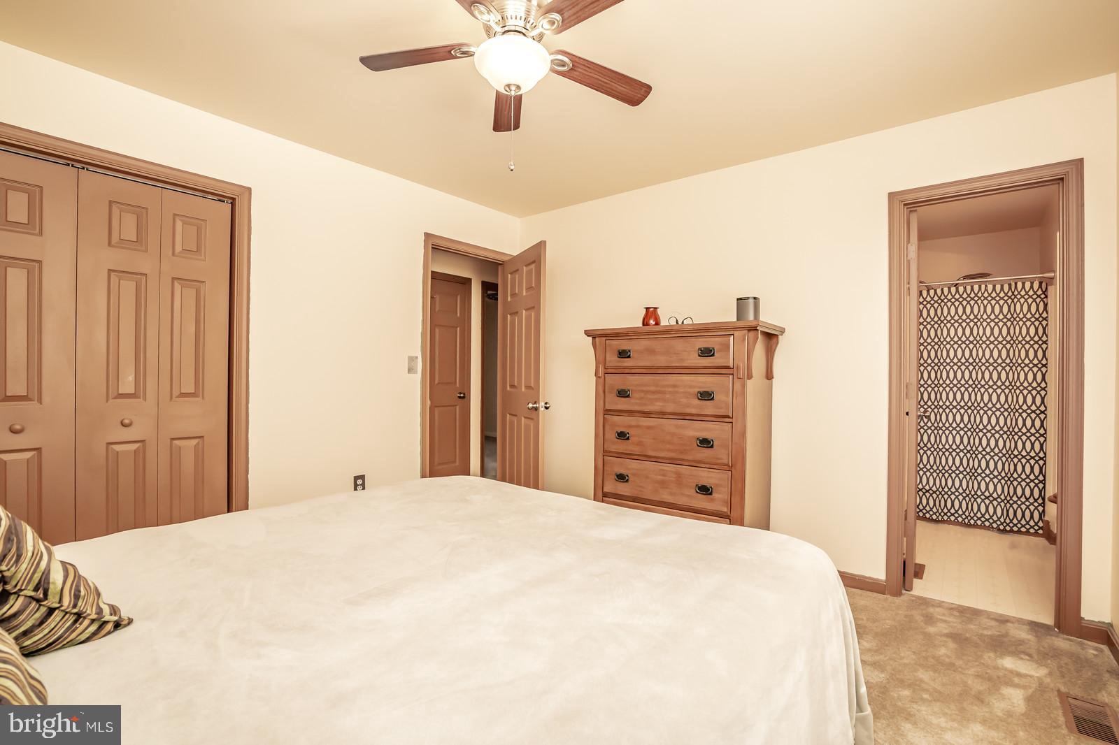 LAKE CAROLINE - Residential