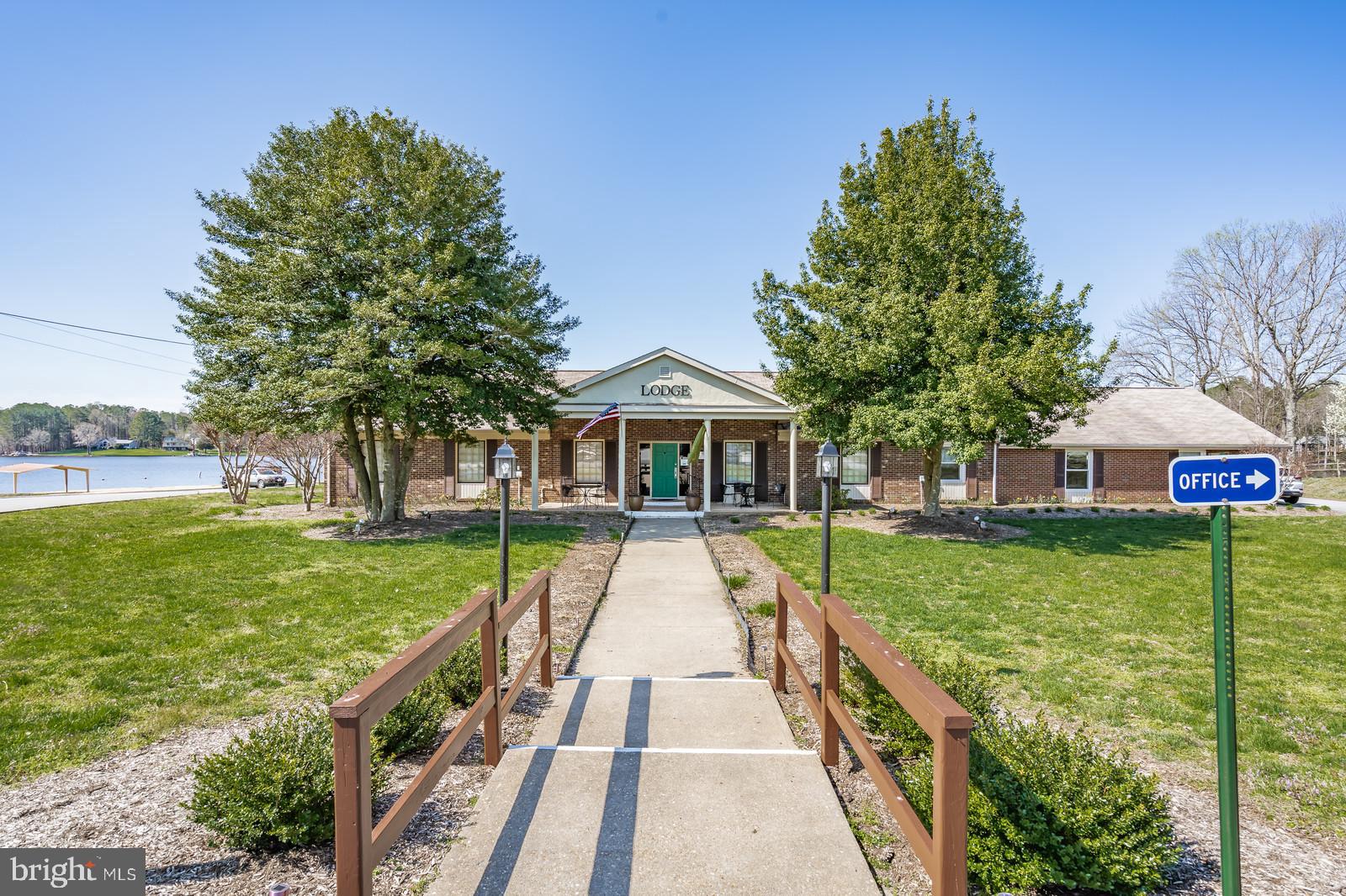 LAKE CAROLINE - Residential