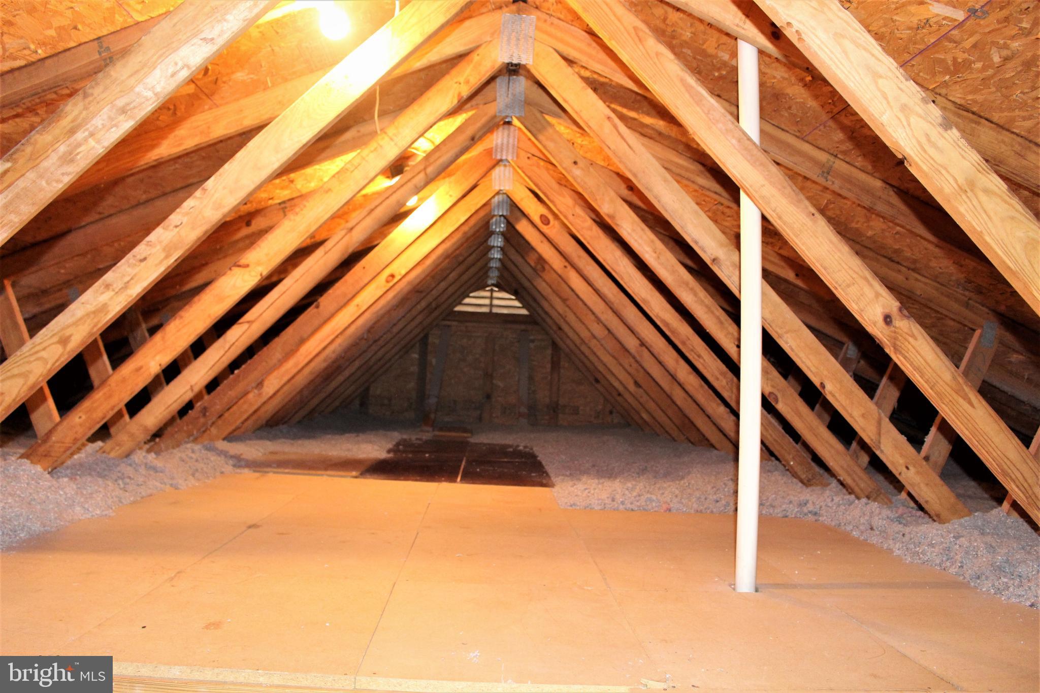 LAKE CAROLINE - Residential