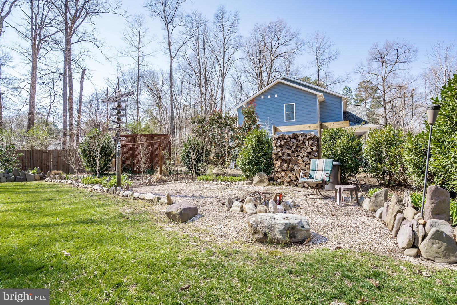 LAKE CAROLINE - Residential