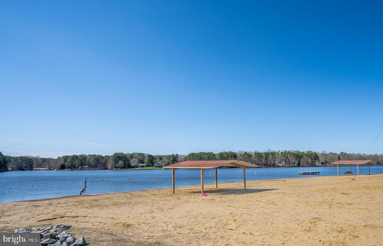 LAKE CAROLINE - Residential