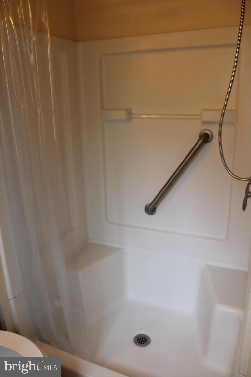 COBB ISLAND - Residential