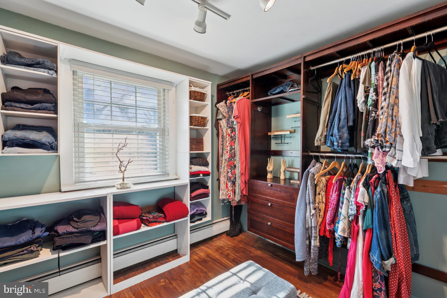 OAK HILL - Residential