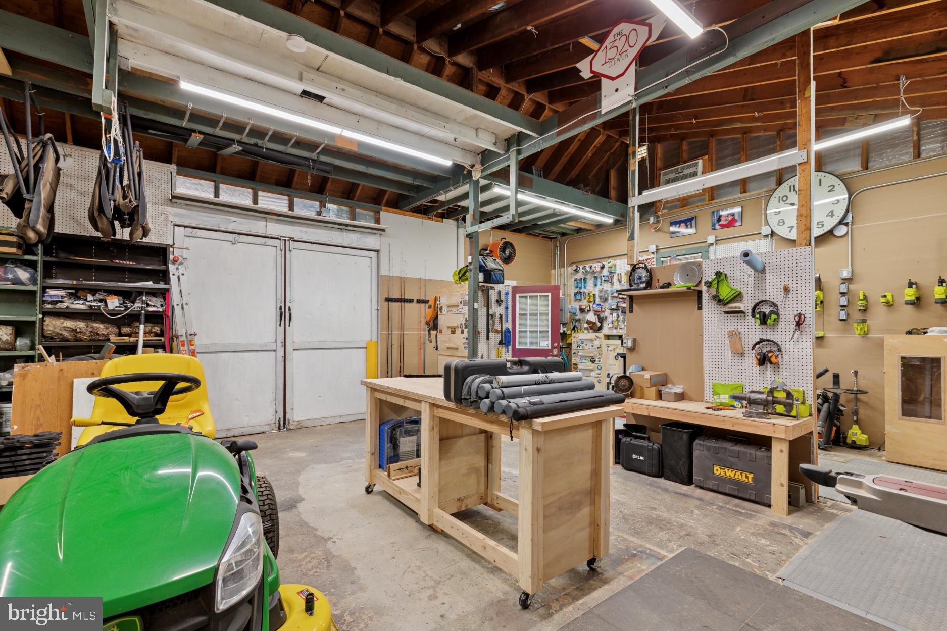 OAK HILL - Residential