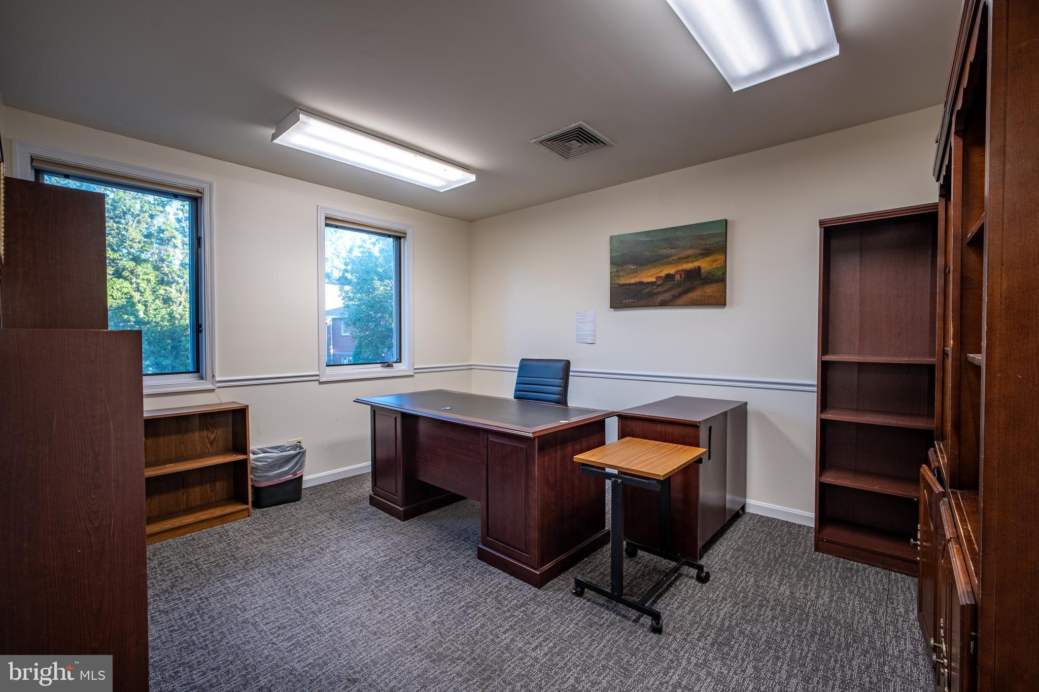 FAIR OAKS SQUARE - Commercial Sale