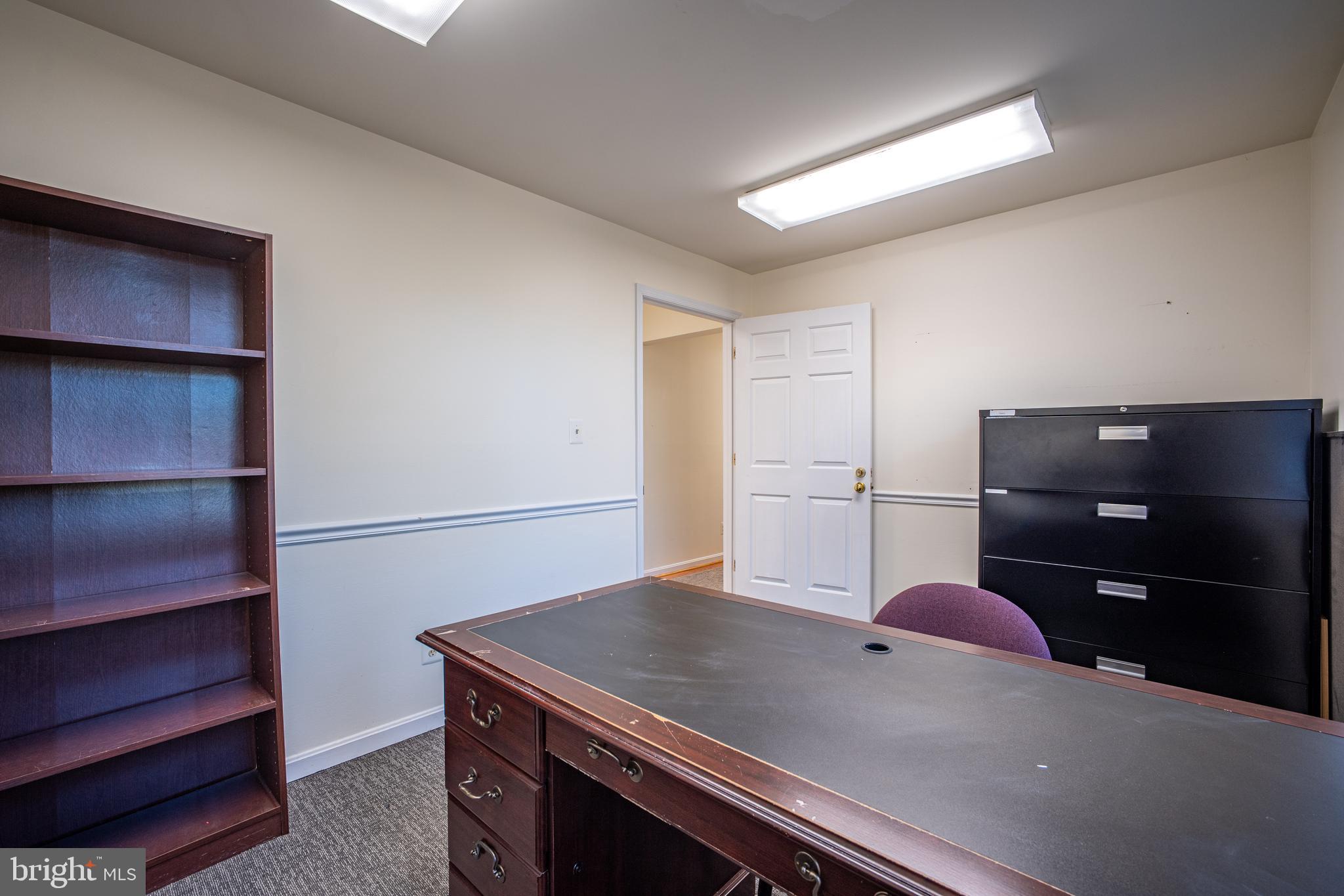 FAIR OAKS SQUARE - Commercial Sale