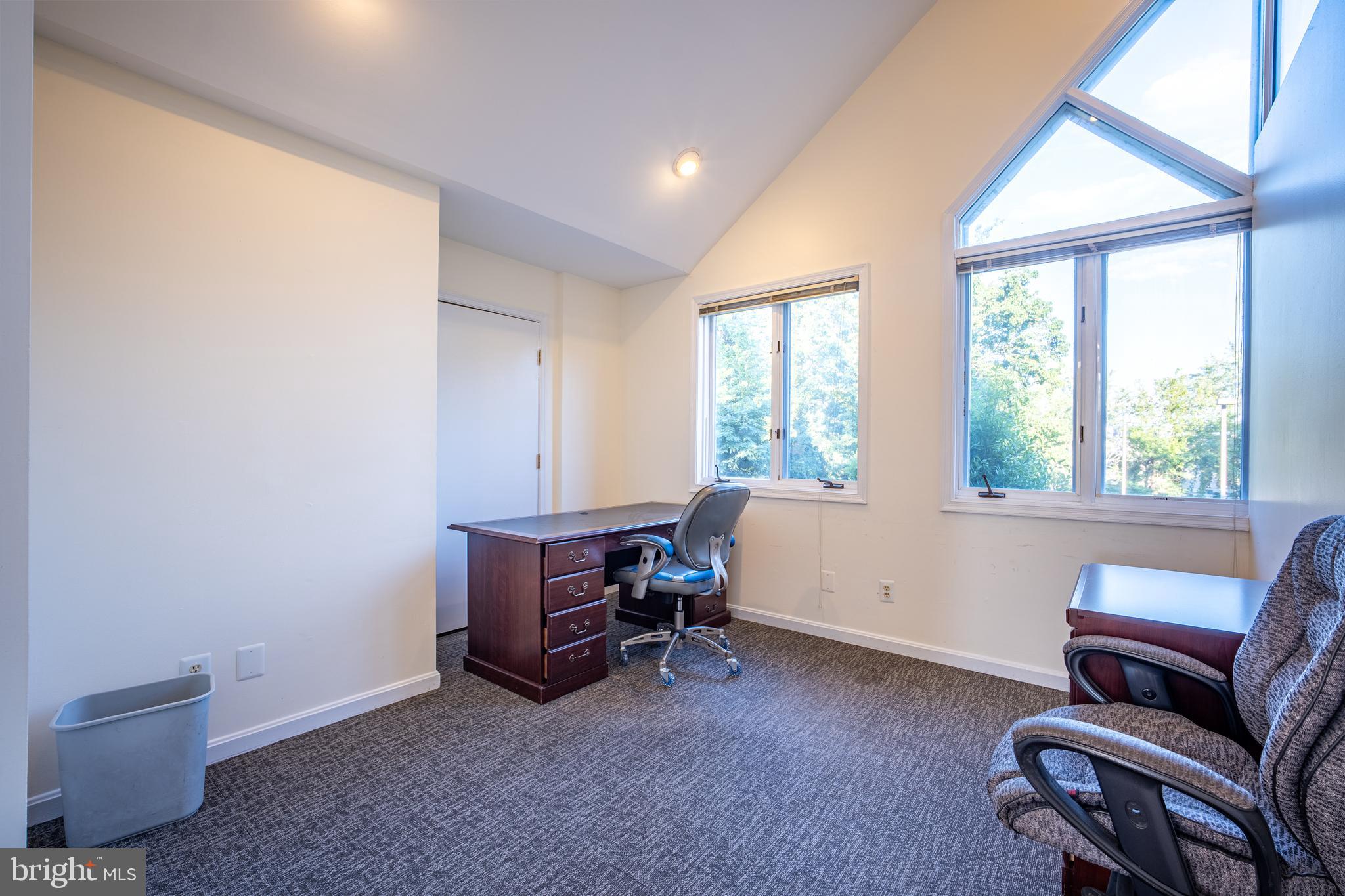 FAIR OAKS SQUARE - Commercial Sale