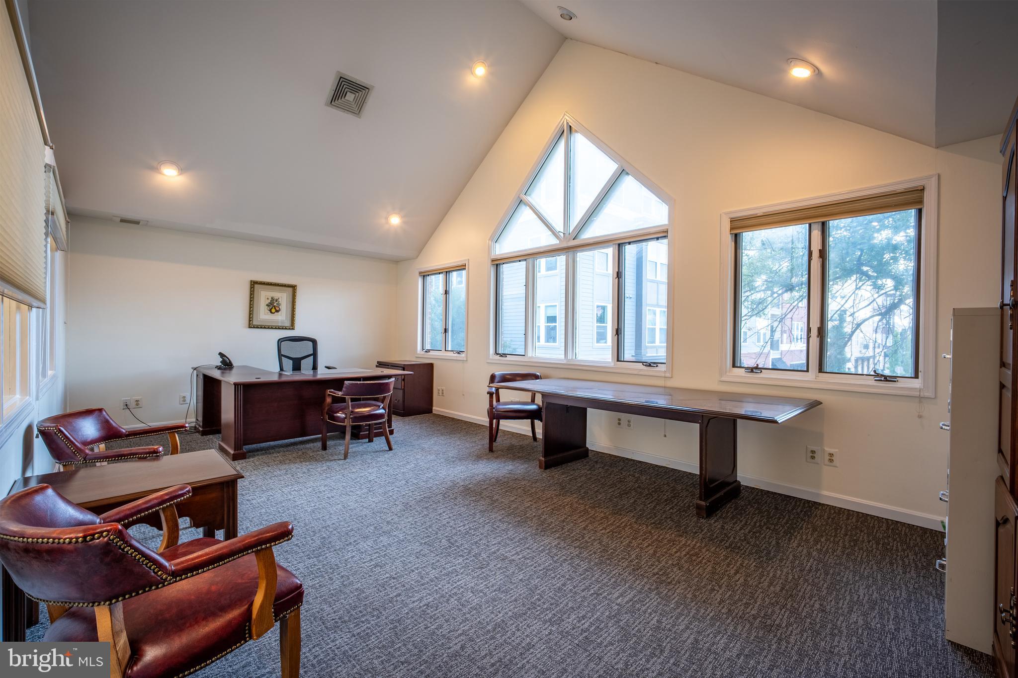 FAIR OAKS SQUARE - Commercial Sale