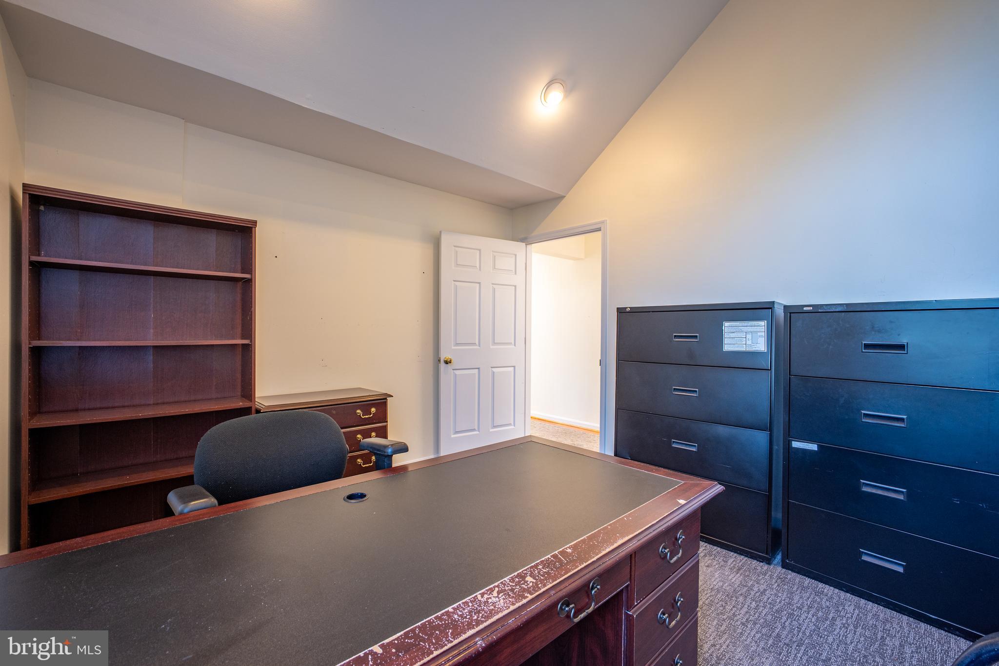 FAIR OAKS SQUARE - Commercial Sale