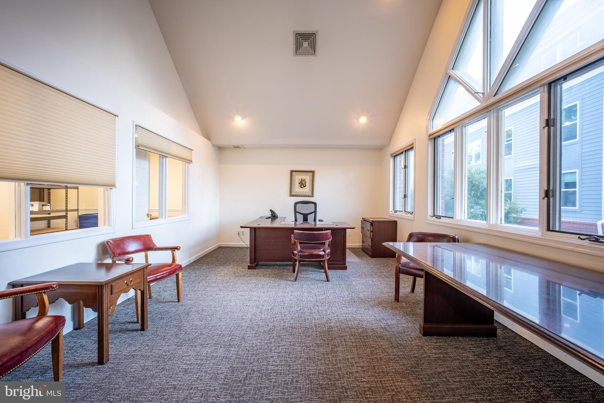 FAIR OAKS SQUARE - Commercial Sale