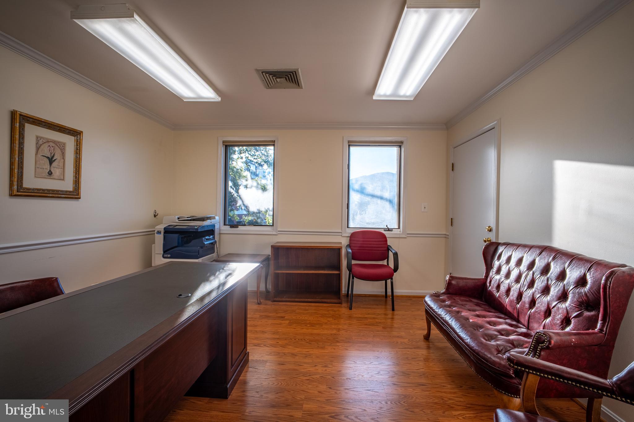 FAIR OAKS SQUARE - Commercial Sale