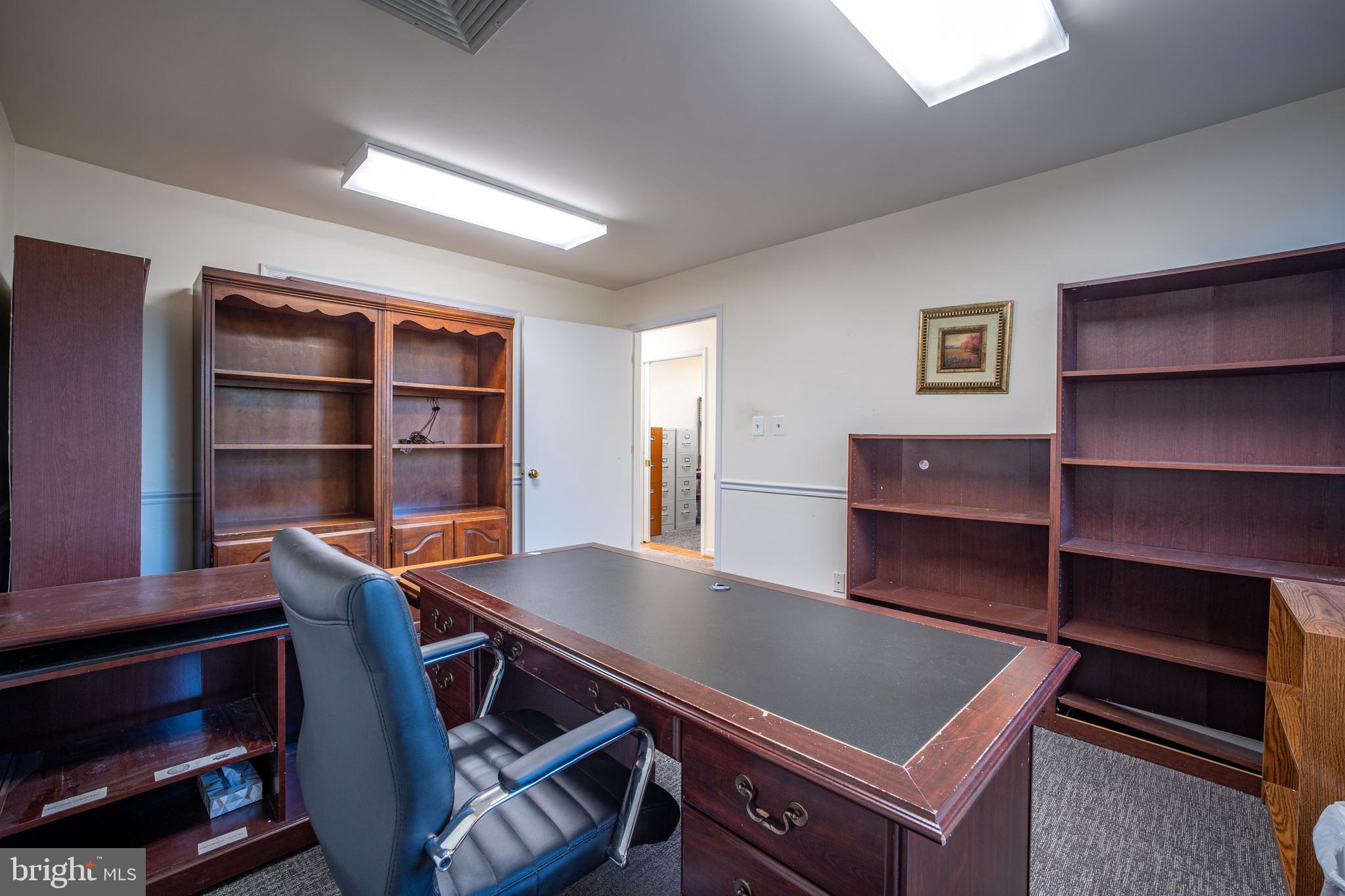 FAIR OAKS SQUARE - Commercial Sale