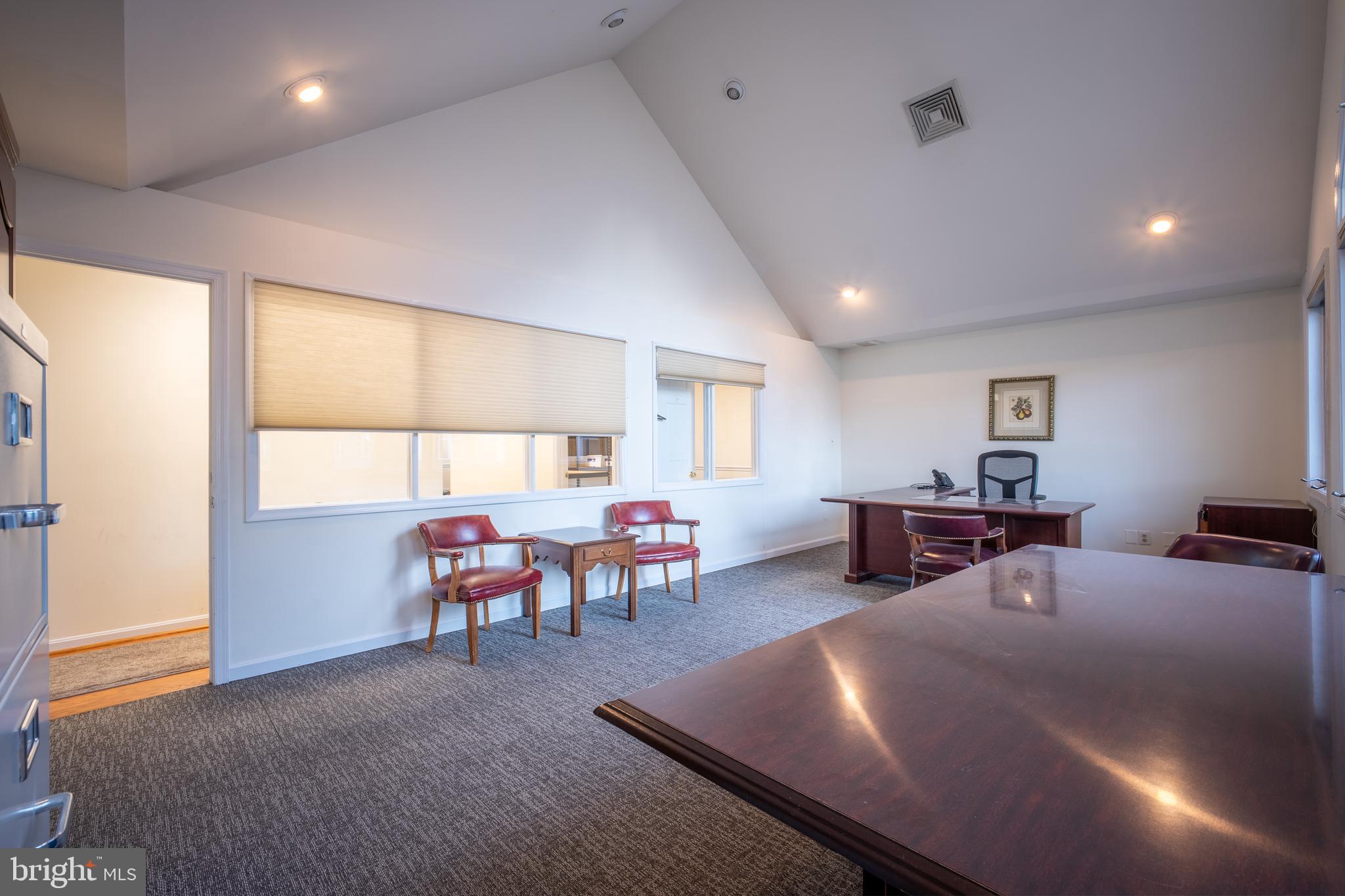 FAIR OAKS SQUARE - Commercial Sale