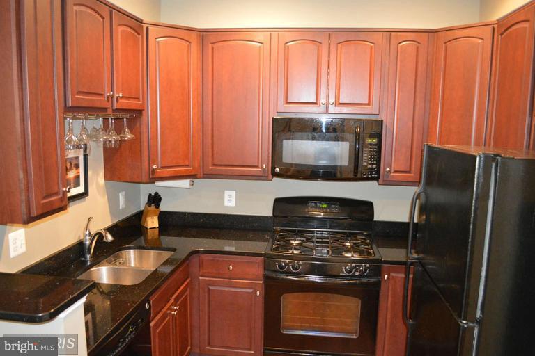 POTOMAC CLUB - Residential Lease