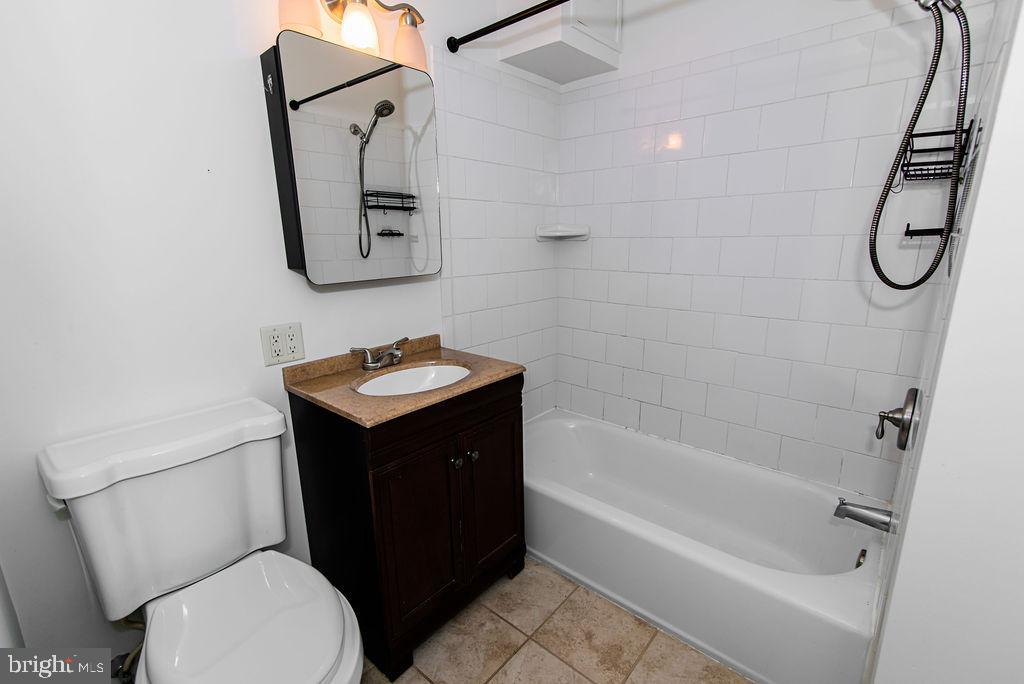 ROXBOROUGH - Residential