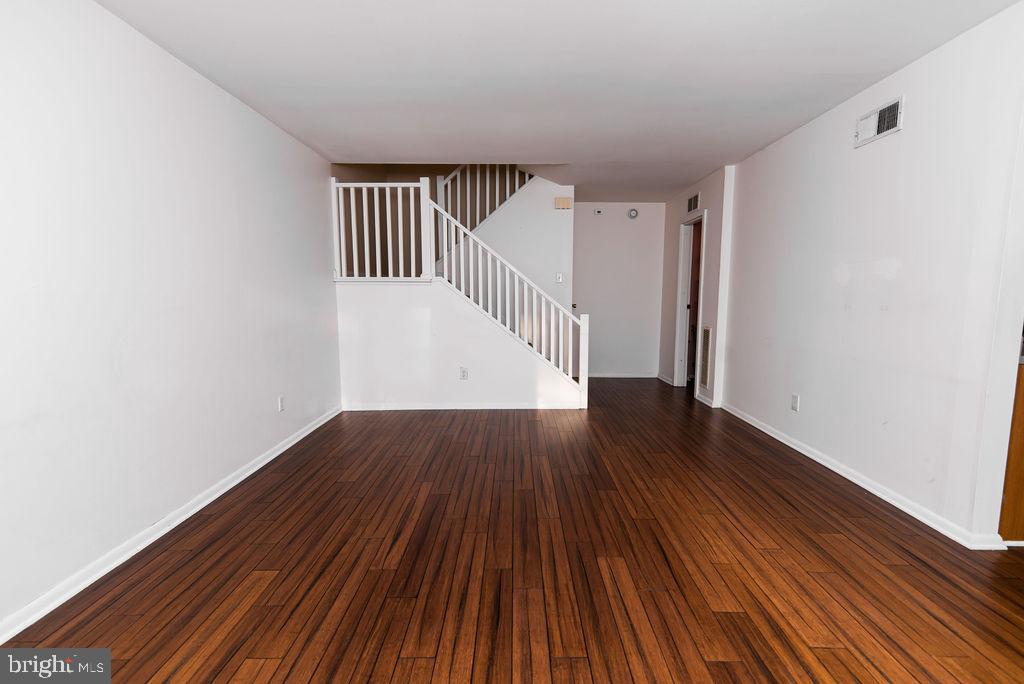 ROXBOROUGH - Residential