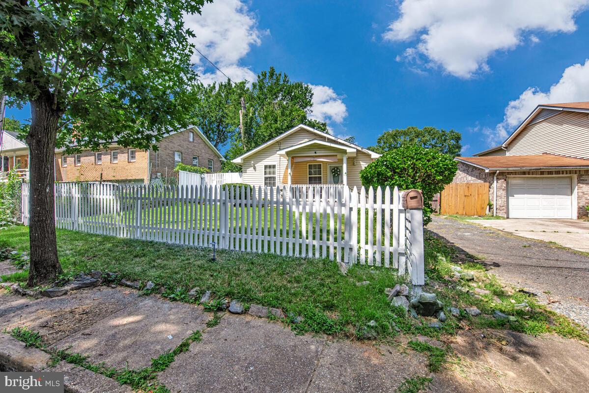 1106 CYPRESSTREE DRIVE