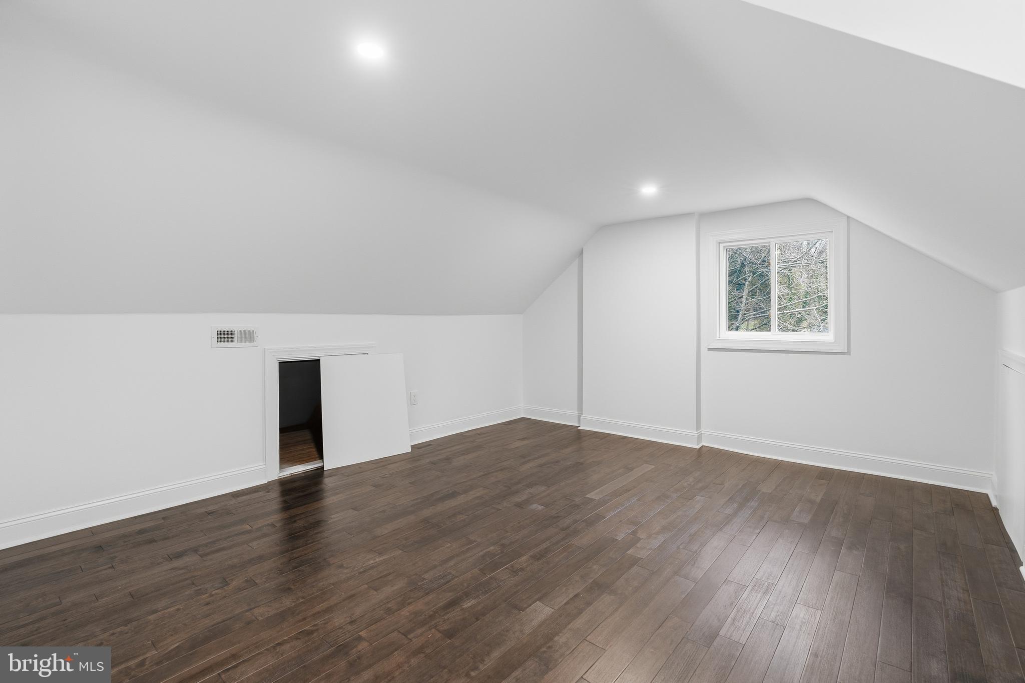 RIDDLEWOOD - Residential