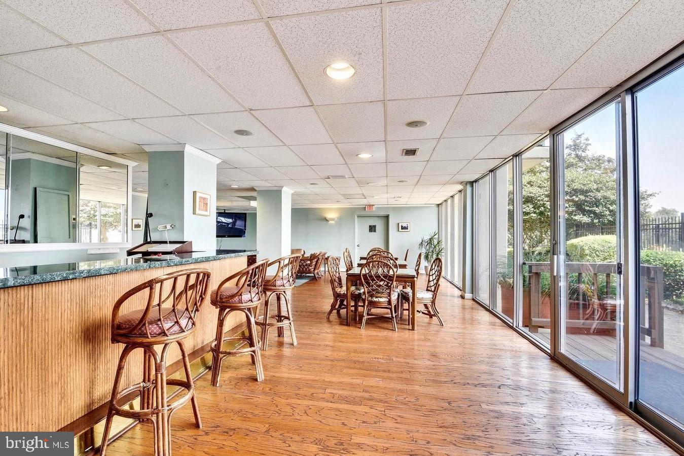 MARINA TOWERS - Residential