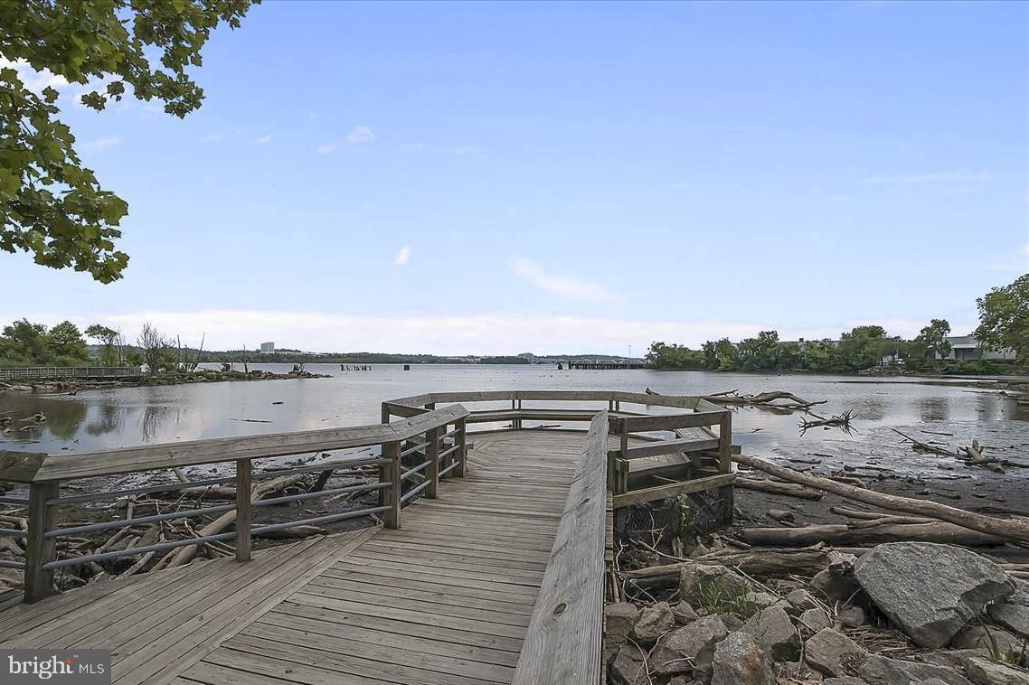 MARINA TOWERS - Residential