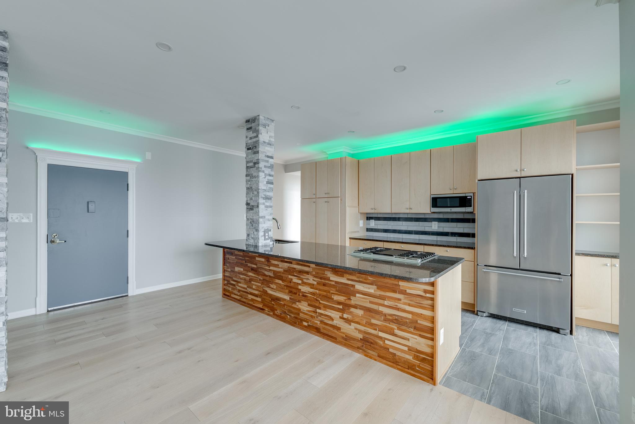 MARINA TOWERS - Residential