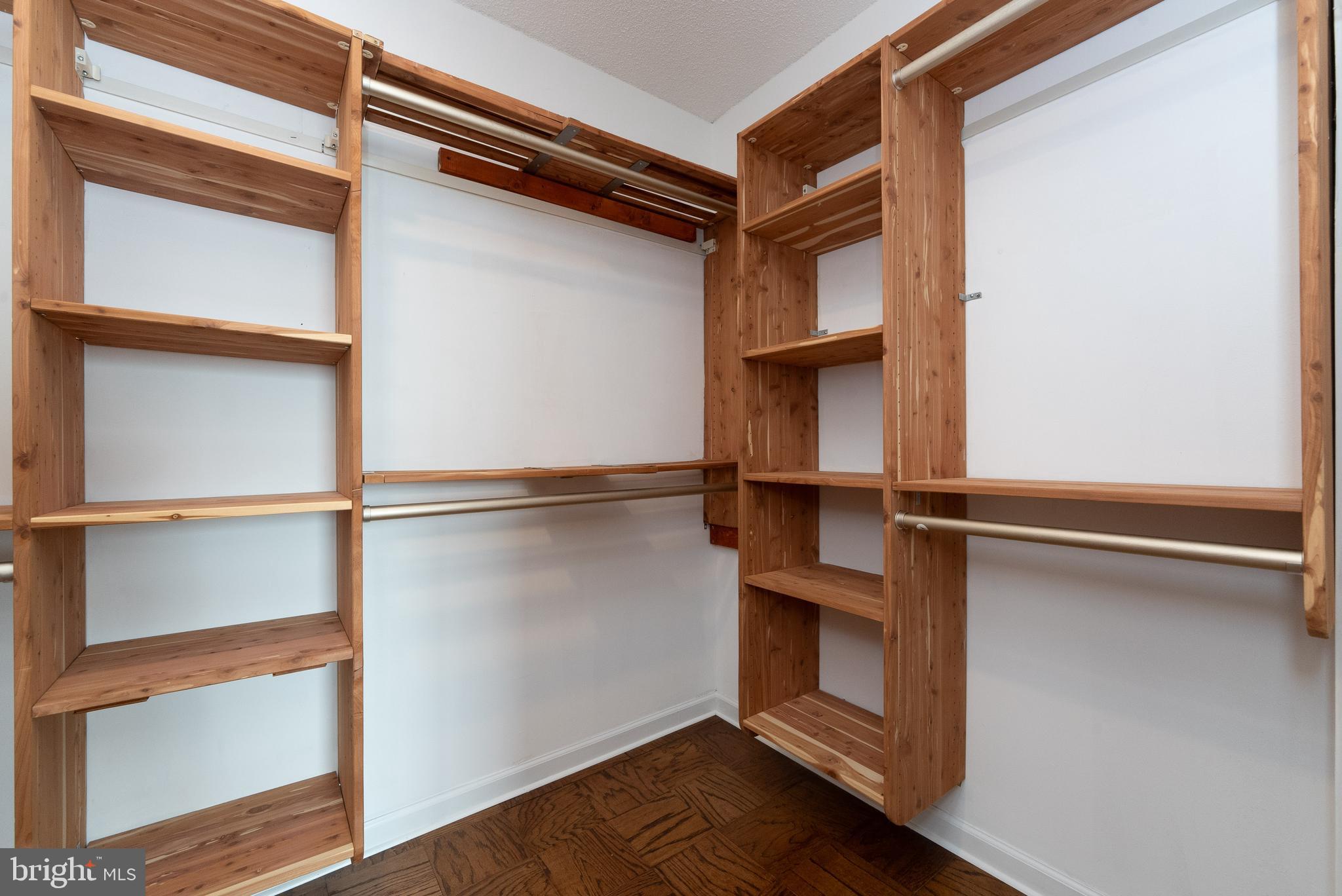 MARINA TOWERS - Residential