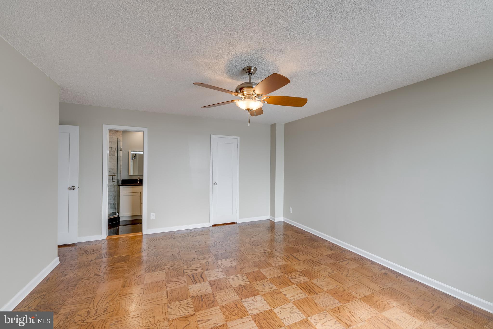 MARINA TOWERS - Residential