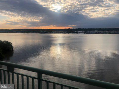 MARINA TOWERS - Residential