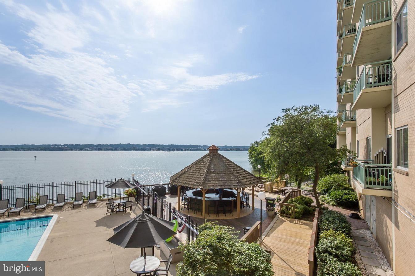 MARINA TOWERS - Residential