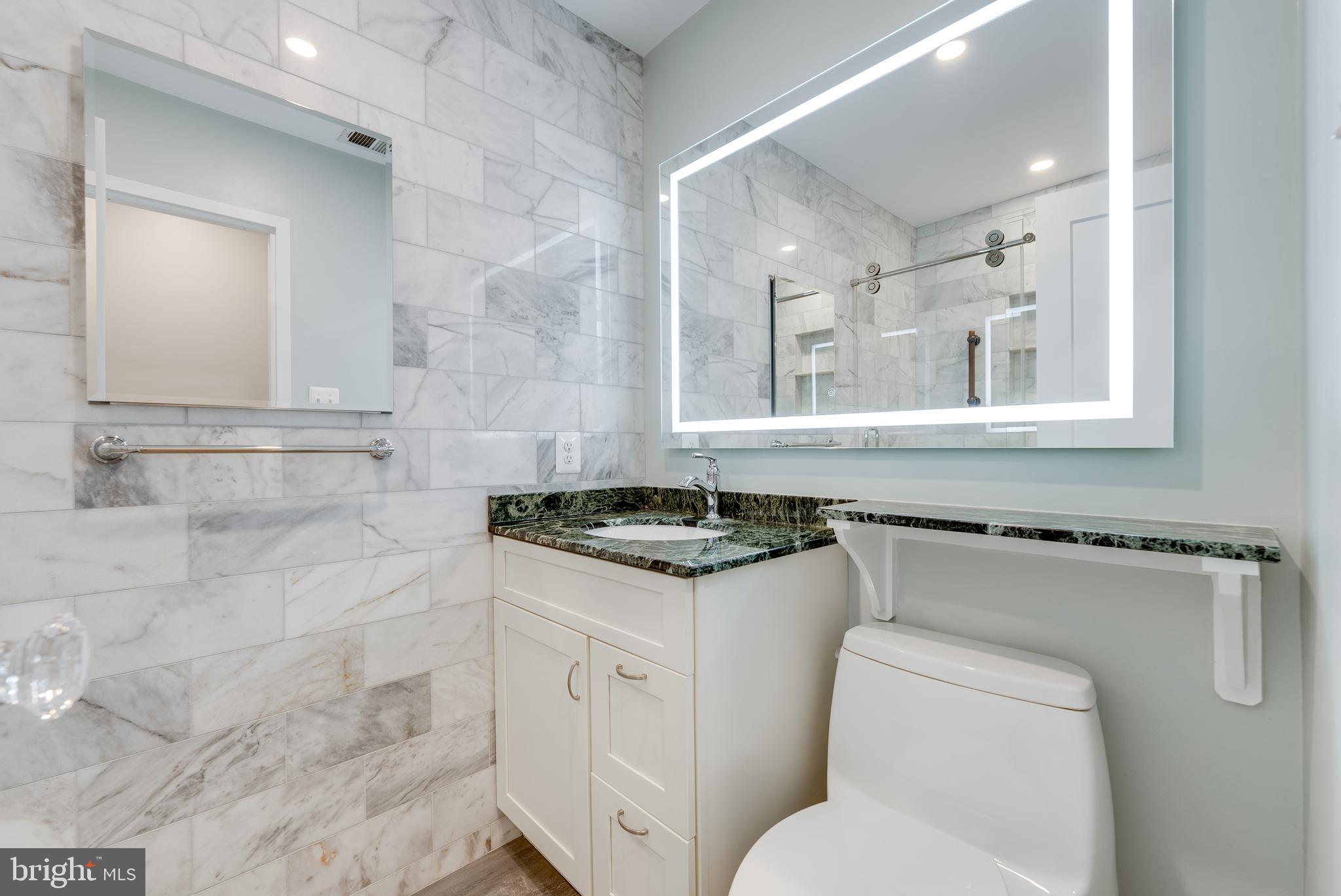 MARINA TOWERS - Residential