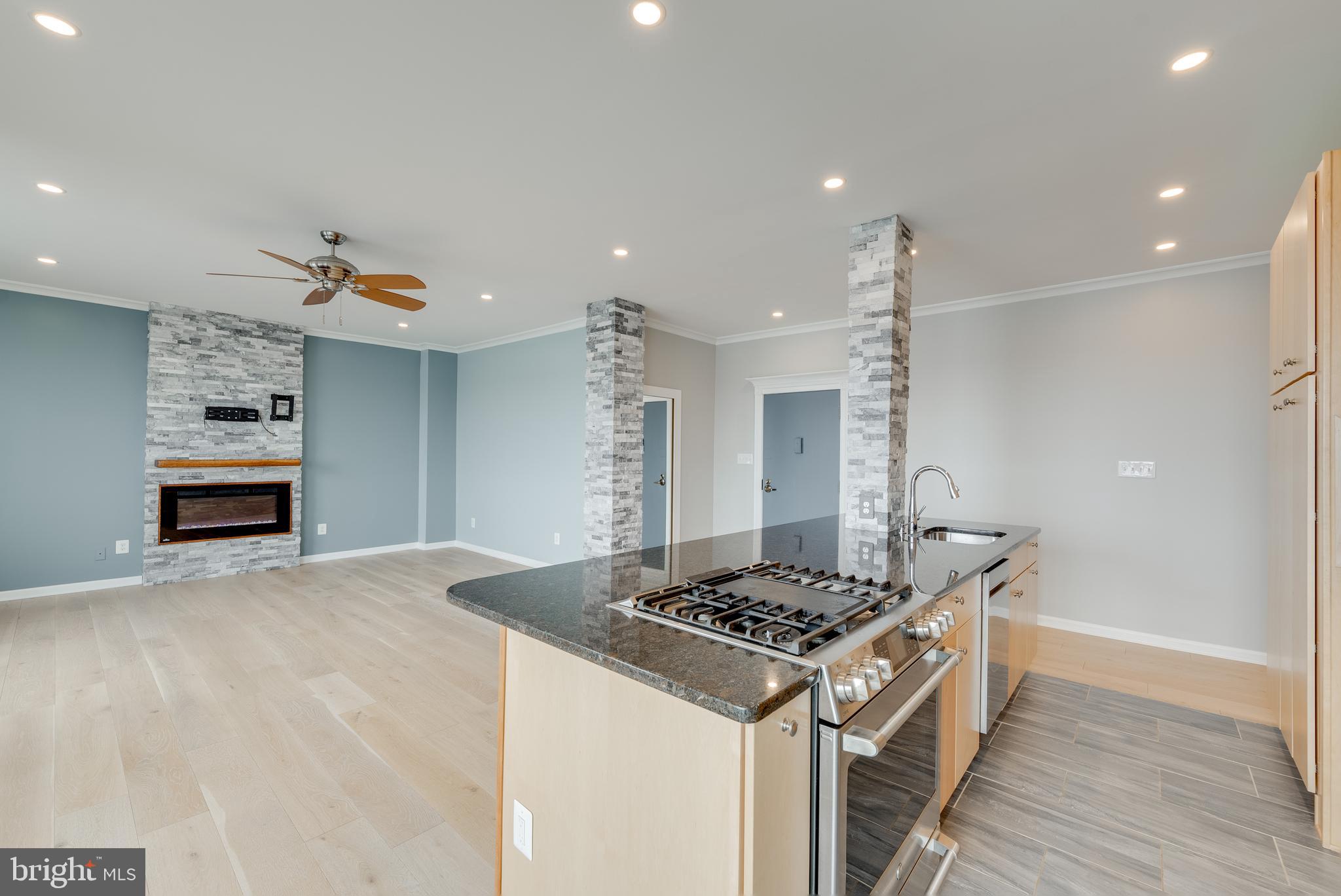 MARINA TOWERS - Residential