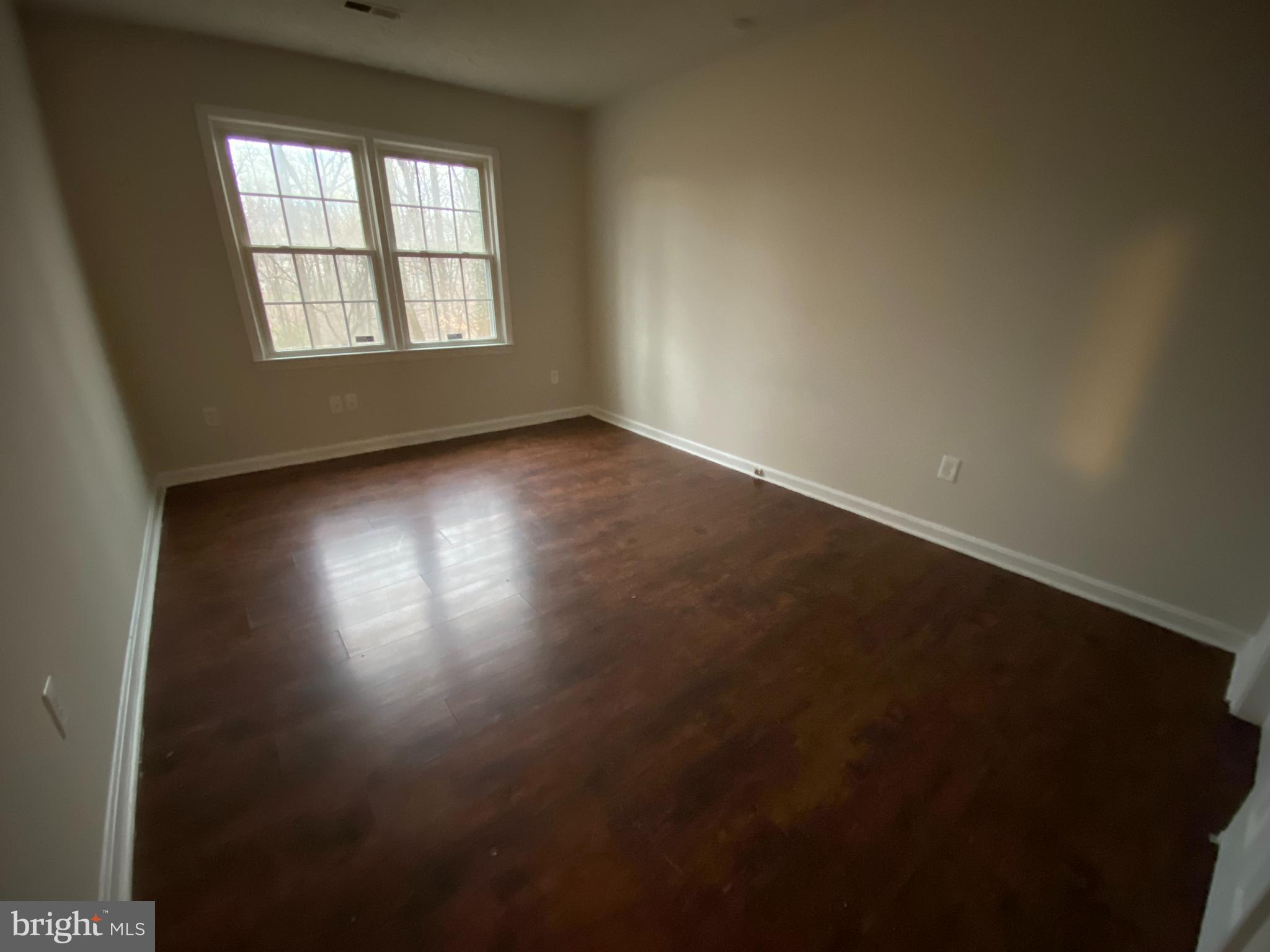 AUSTIN RUN TOWNHOUSES - Residential Lease