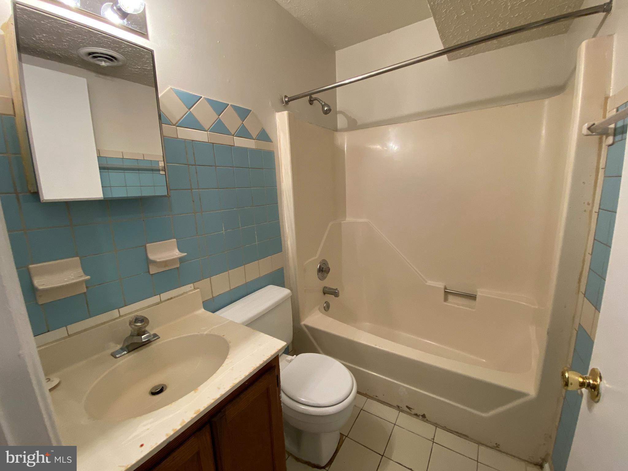 AUSTIN RUN TOWNHOUSES - Residential Lease