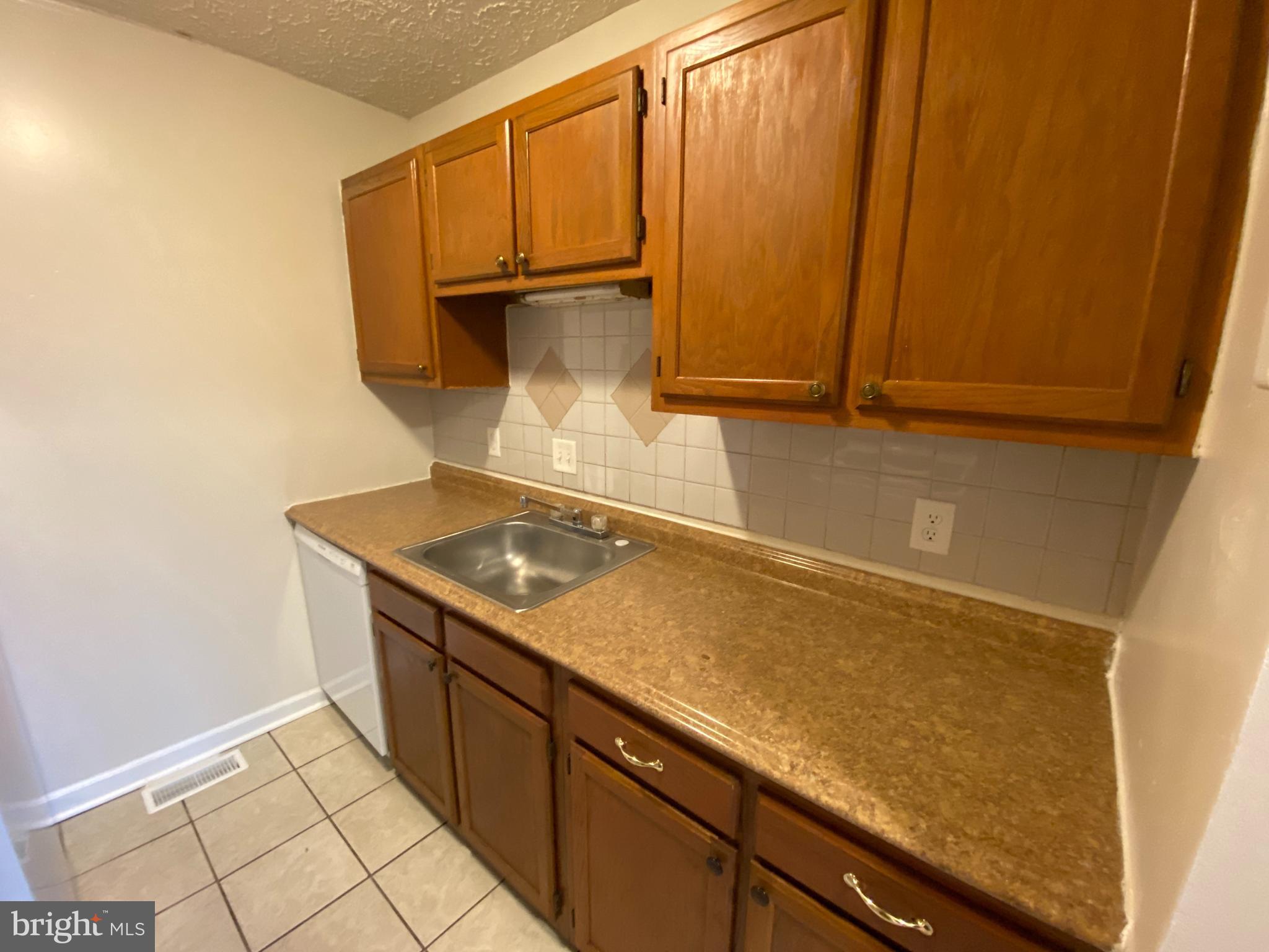 AUSTIN RUN TOWNHOUSES - Residential Lease