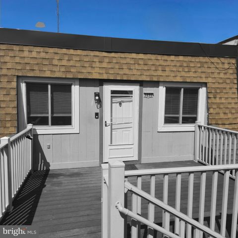 Photo of 3890 Manzanita Place #66 E, ALEXANDRIA, VA 22309 (MLS # VAFX2295348)