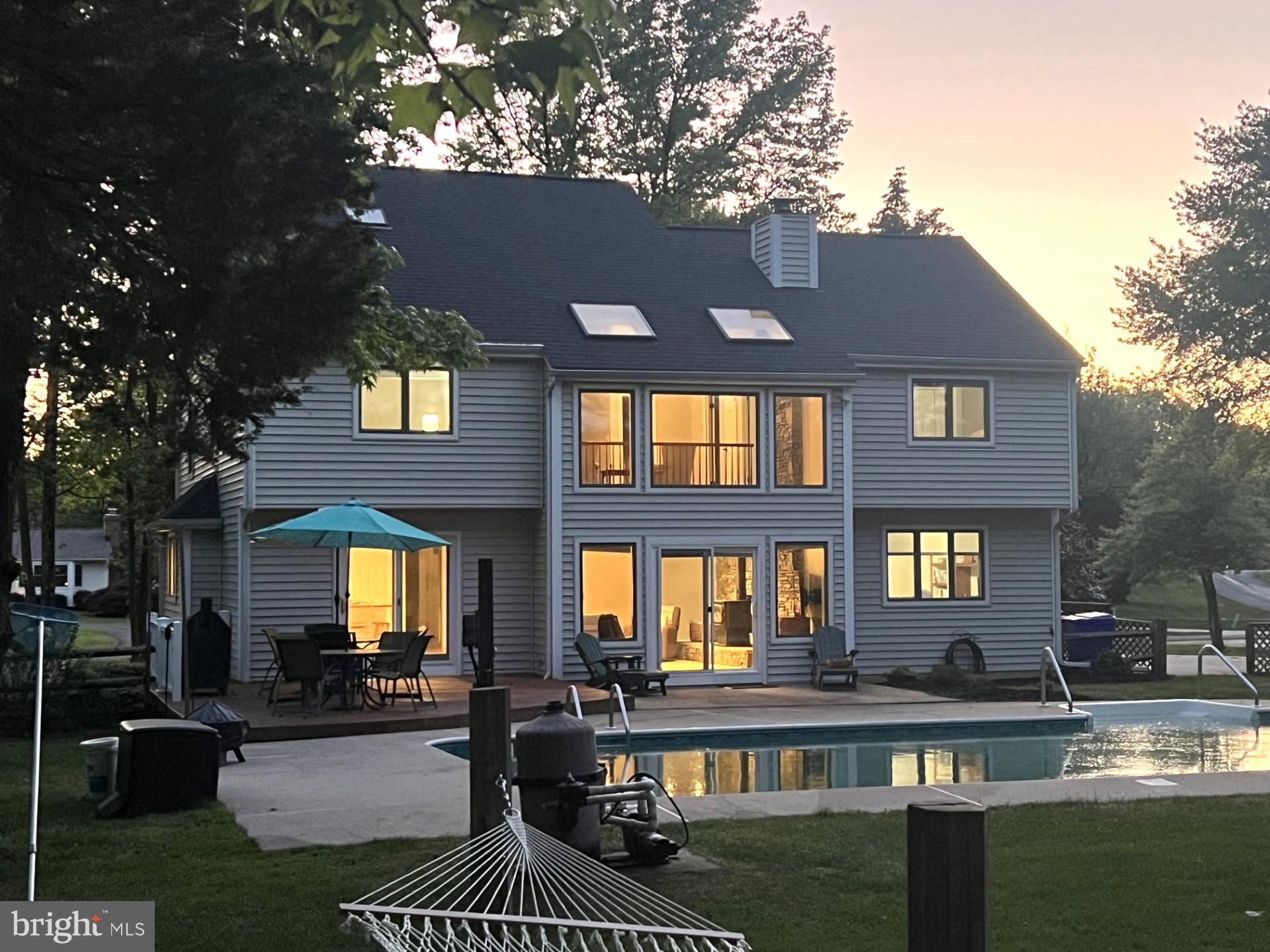 QUEEN ANNE COLONY - Residential