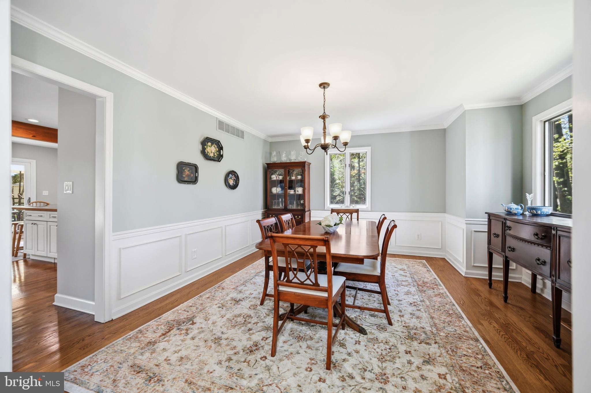 QUEEN ANNE COLONY - Residential