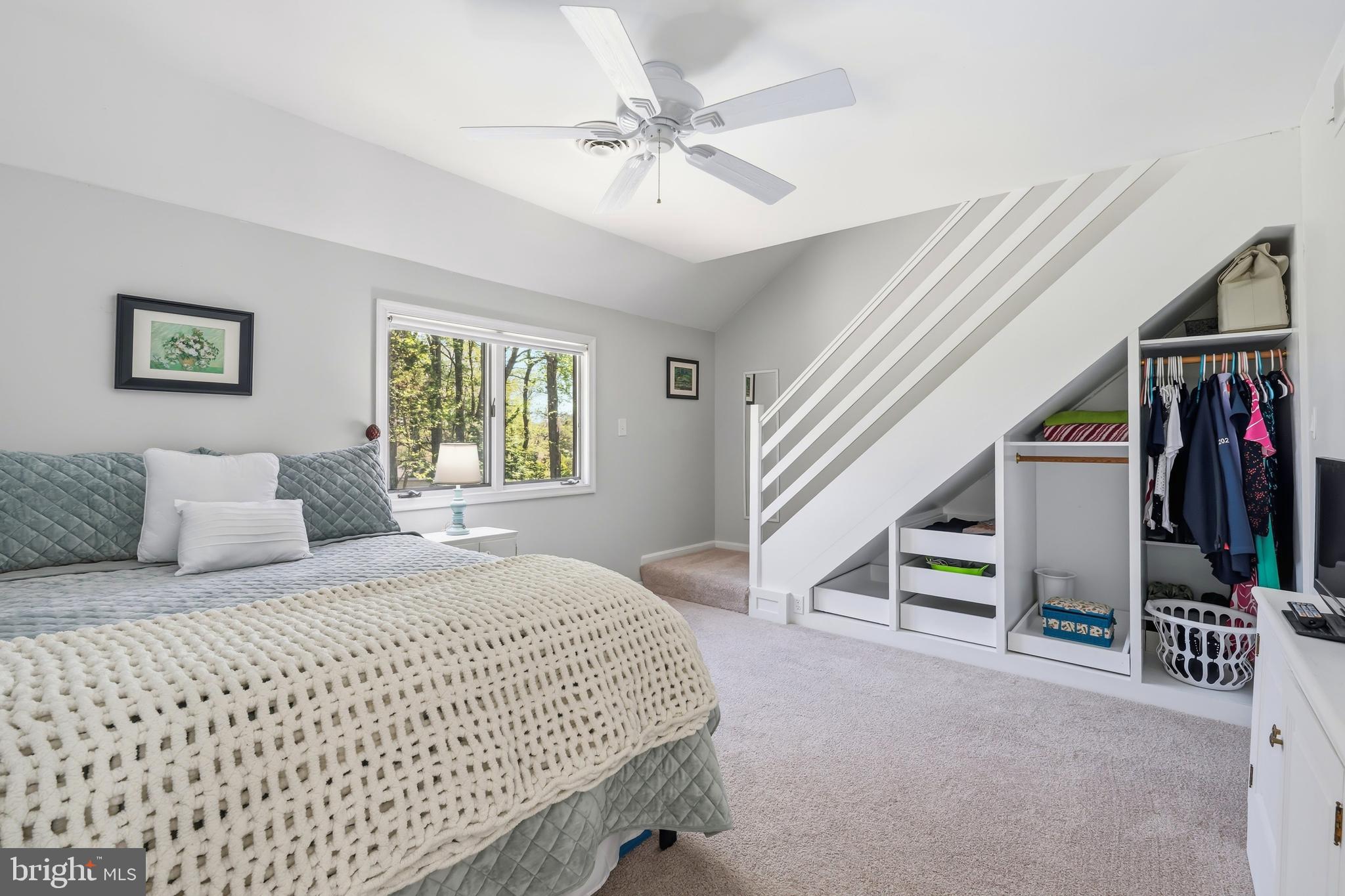 QUEEN ANNE COLONY - Residential