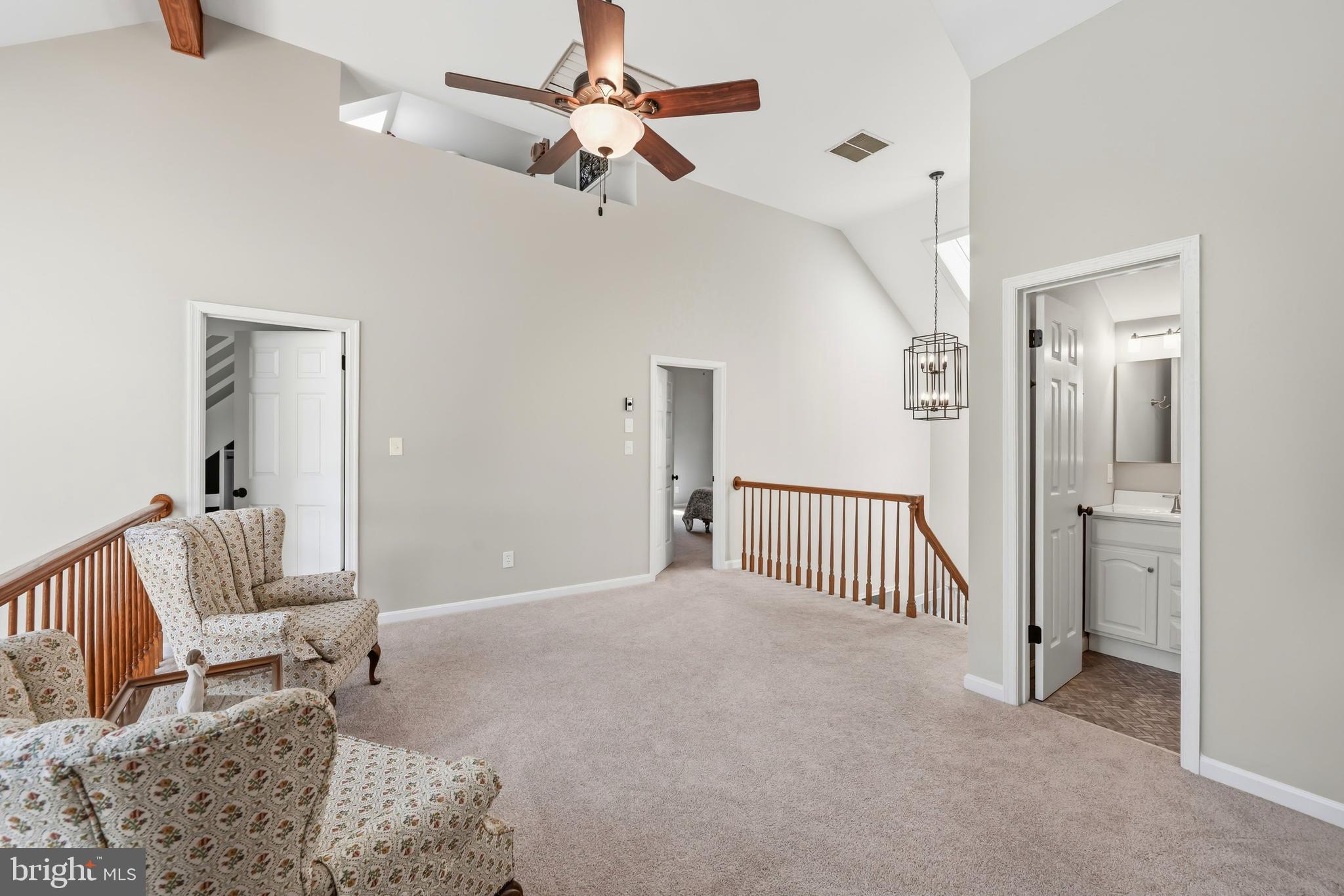 QUEEN ANNE COLONY - Residential