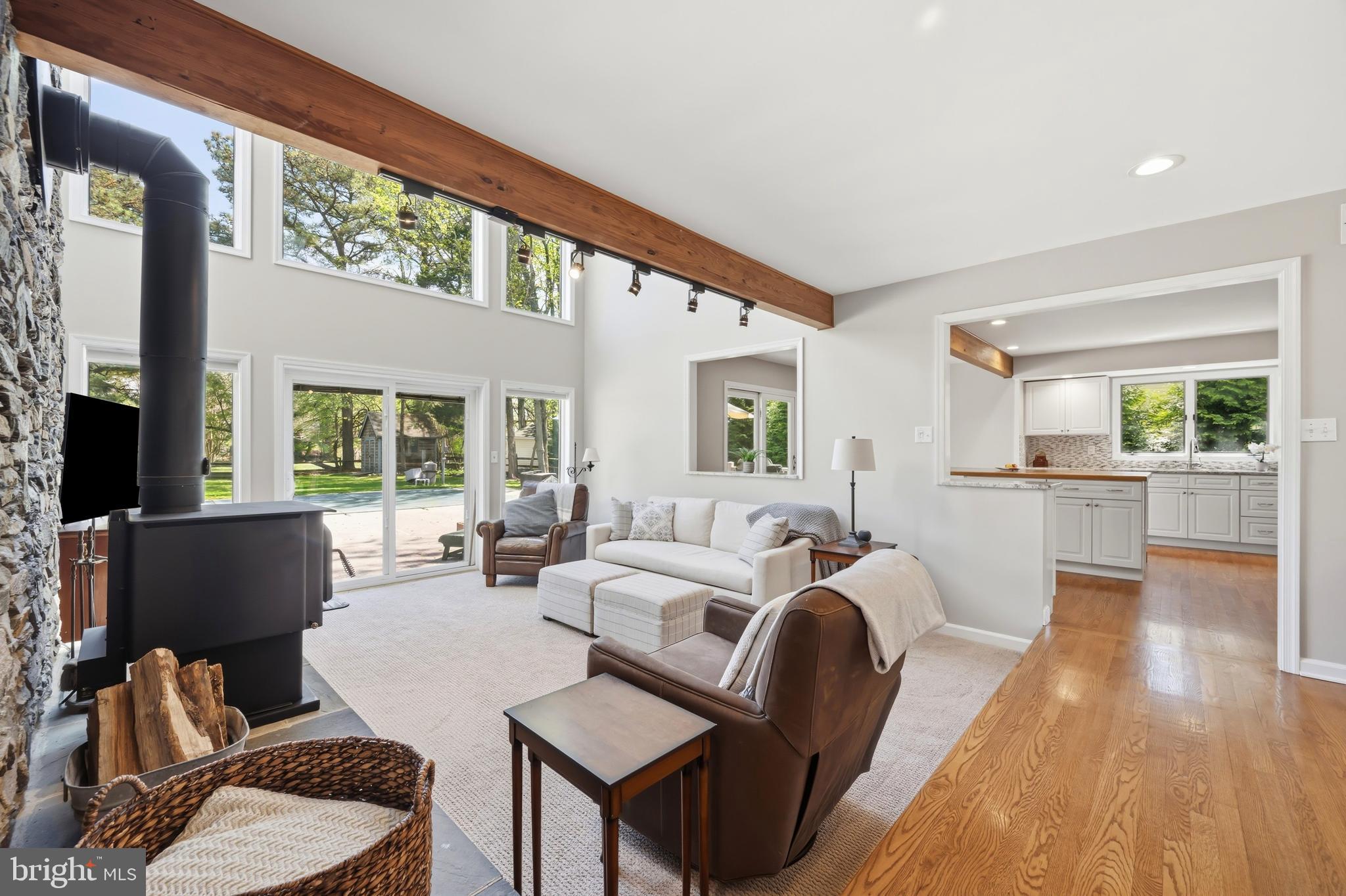 QUEEN ANNE COLONY - Residential