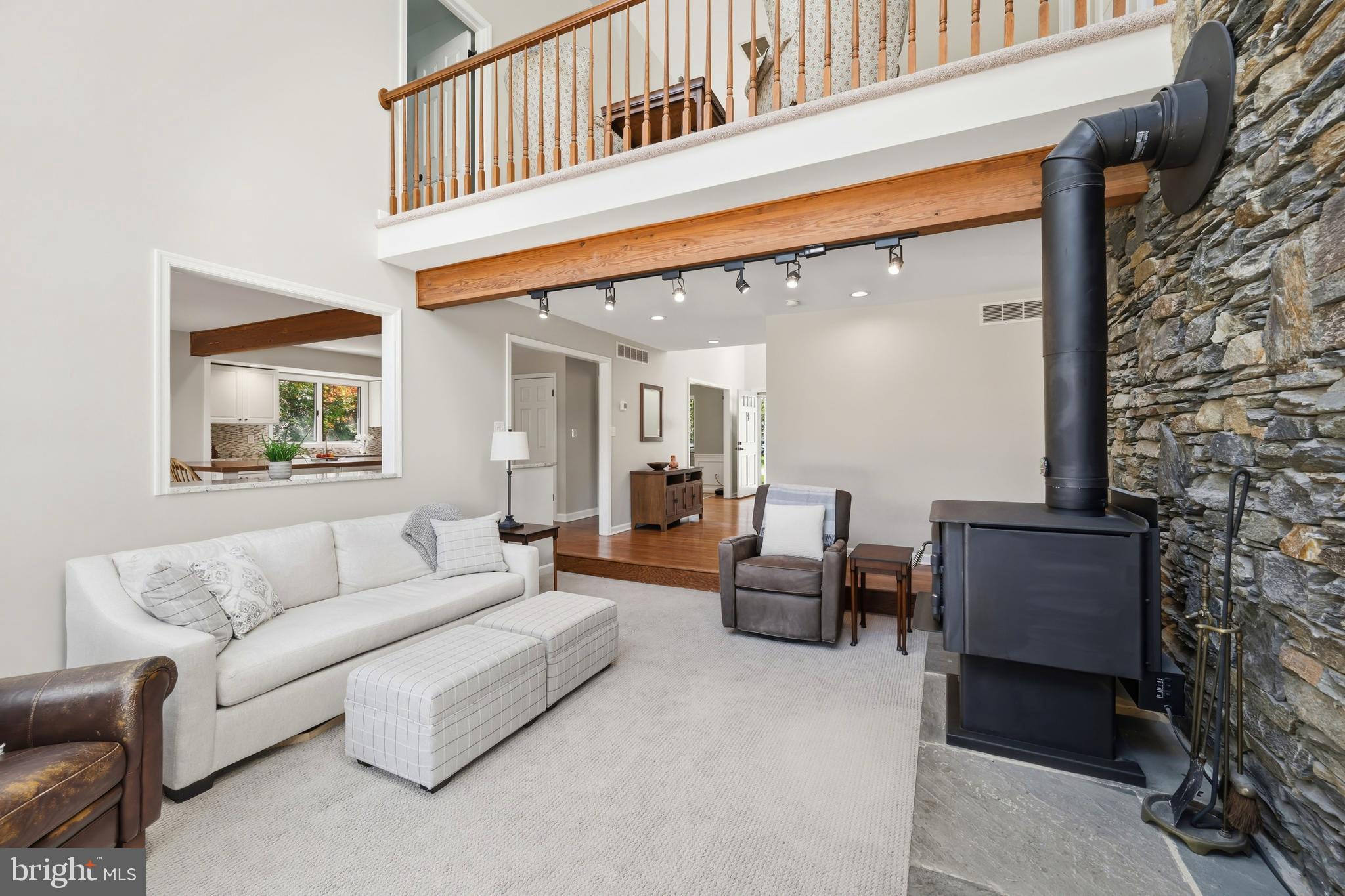 QUEEN ANNE COLONY - Residential