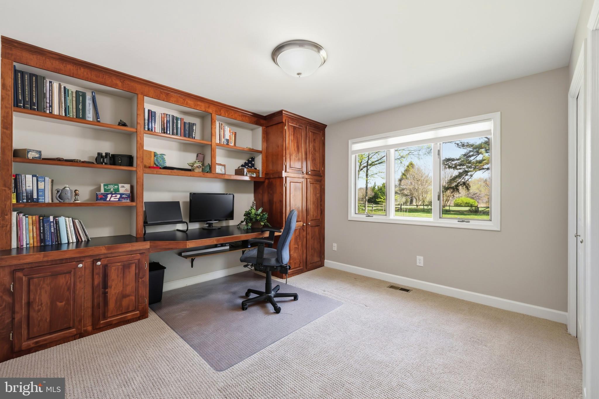 QUEEN ANNE COLONY - Residential