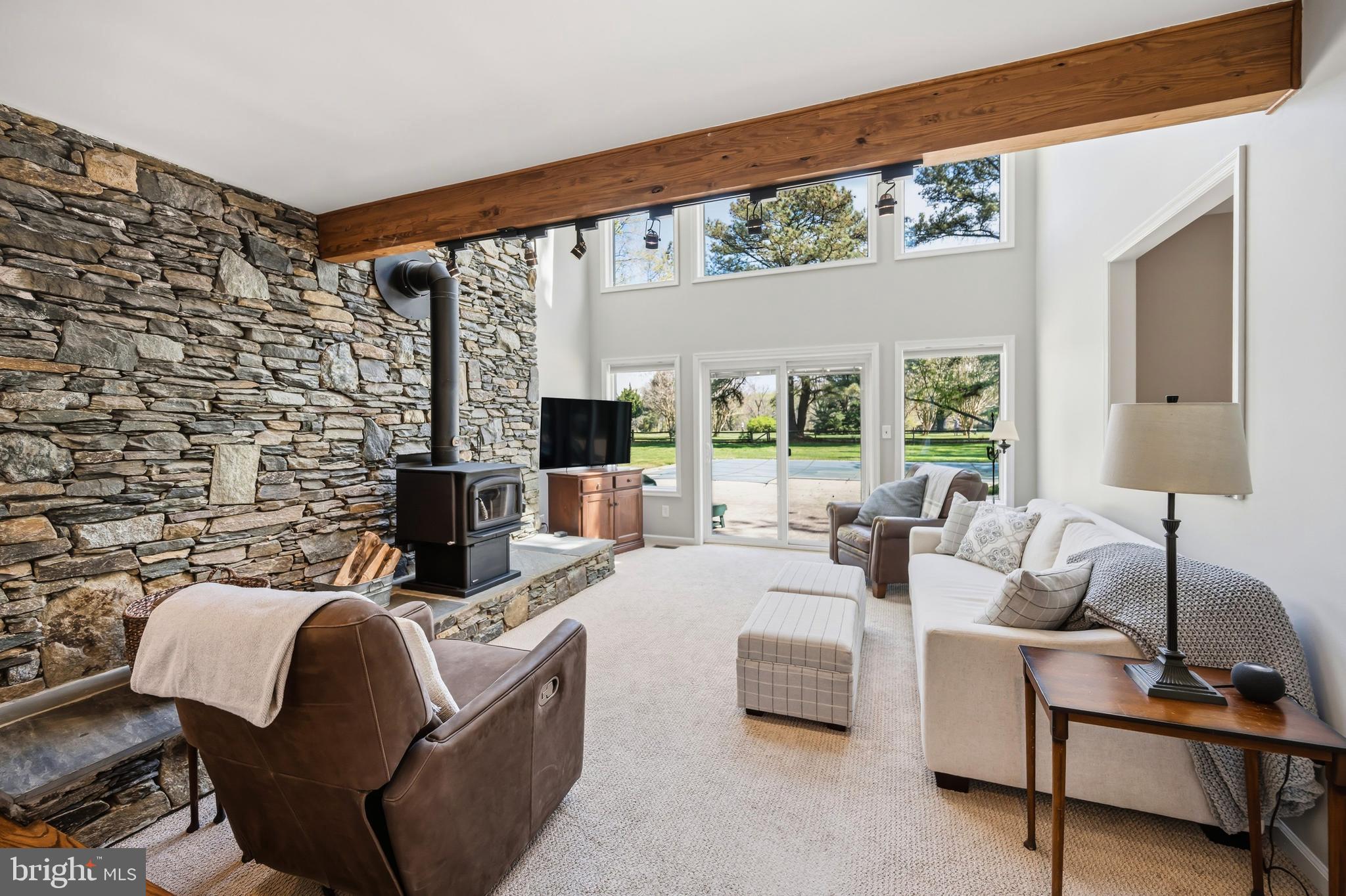 QUEEN ANNE COLONY - Residential