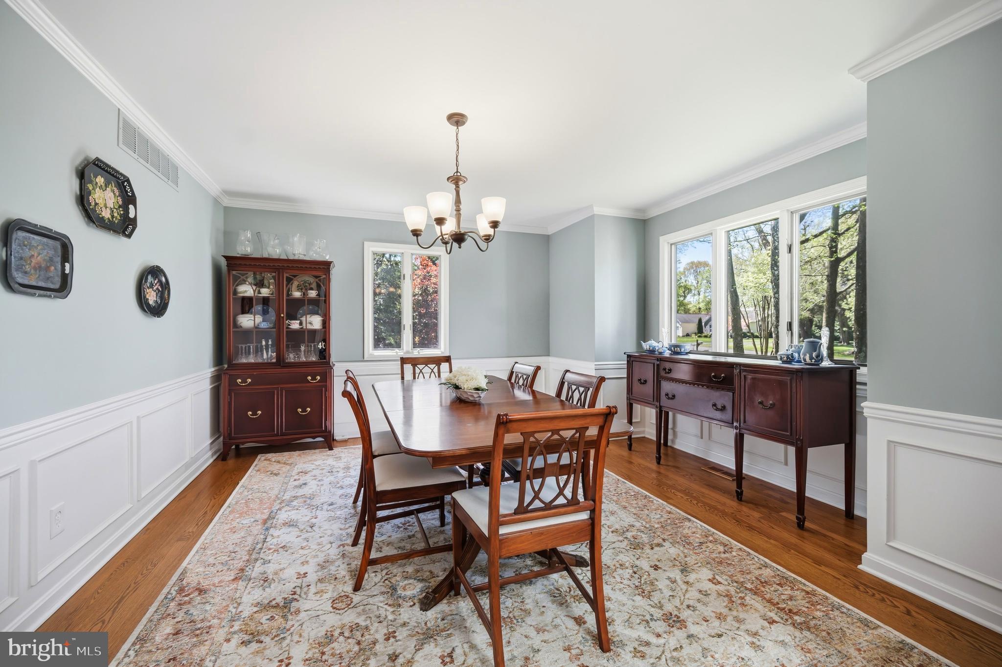 QUEEN ANNE COLONY - Residential